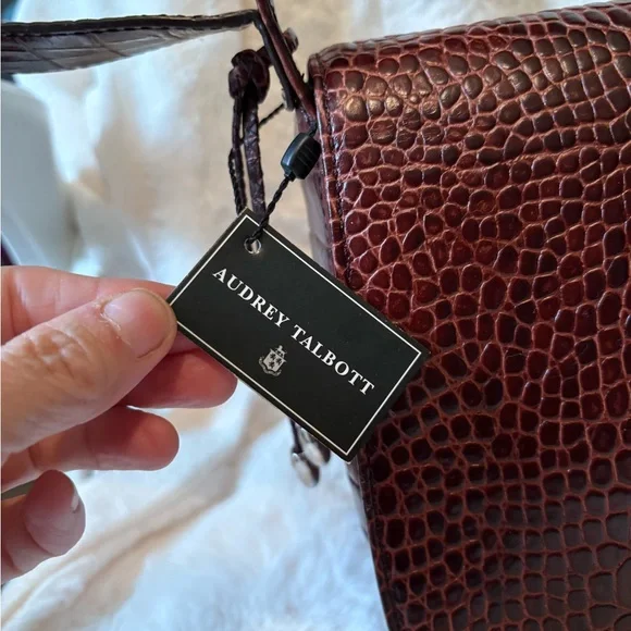 Brown Crocodile Embossed Leather Shoulder Bag - Picture 10 of 12